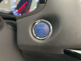 運転する時はドライビングポジションが気になりますよね。パワーシートで座席位置の微調整もしっかりできます。高級感がある装備としても人気があります。