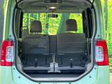 普段のお買い物や通勤、送迎等に十分な荷室スペースを確保しております。セカンドシートを倒すと、大きな荷物の積載も可能です♪