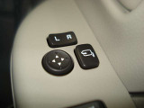 電動格納機能付きドアミラーです!