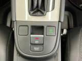 パーキングブレーキはスマートな電子制御式と合わせて渋滞時等にブレーキペダルから足を離しても停車状態を保持してくれるオートブレーキホールド機能で運転が楽になります。スタートはアクセルペダルを踏むだけ
