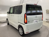 リアはプライバシーガラス付です。見た目もかっこいいですよね。また、太陽光を防ぐので冷房の効きを良くする効果もあるんです。エアコンを控えめにすれば燃費向上も見込めますよ。
