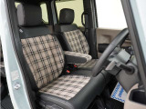 運転席のスペースはゆったりしていて、視界も広く確保されているので普段の運転からロングドライブまで快適です。