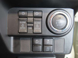 スマートアシスト搭載のサポカーです。運転席からも操作できる両側パワースライドドア付きです。