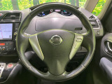 【純正革巻きステアリング】上質な革を使用することで、手にしっかり馴染みとても運転しやすいハンドルです♪