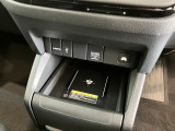 ワイヤレス充電器です!置くだけ充電が可能です♪対応したスマートフォンであれば、基本的に充電は可能です!