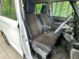 運転席シート廻りは使用感も少なく、良好な状態となっています。丁寧に使われていたことがよくわかりますね。