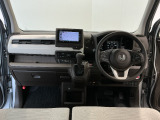 【前方視界】開放的な前方視界!運転がしやすく疲れにくいです♪窓が大きく、見通しがとっても良いおクルマですよ♪