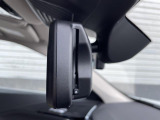 【ルームミラー一体型ETC】BMWといえばルームミラー一体型のETC。ドライバーから差し込めるかたちになっておりますので、差し忘れの際も慌てずにご利用いただけます。