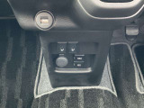 運転席と助手席のシートはヒーター付き。