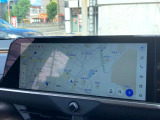【メーカー純正ナビ】インテリアに溶け込むスタイリッシュな「専用設計」メーカーナビを装備♪視認性や操作性など基本性能にも優れ、より上質なカーライフをお楽しみいただけます。