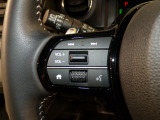 【ステアリングリモコン】ステアリングにオーディオ調節可能なスイッチが装備されていますので運転中でも視線をそらさずにオーディオの調節が可能です!