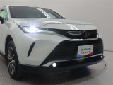 高輝度で点灯速度が速く、しかも消費電力の少ないLEDヘッドライトが装備されています!LEDの明るい光が走行中の視界の確保をサポートして、夜のドライブがより楽しく安全に運転できます♪