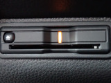 ■【ETC車載器】が装備されています。セットアップをしてお渡しとなり、ETCカードを差し込むだけで高速道路の利用が可能です。