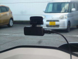 勿論、後ろ側のドライブレコーダーも付いていますので、流行の煽り運転対策もできています♪