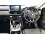 見通しのよいすっきりとした視界で、誰でも運転しやすいです。運転のしやすさは疲れにくさにも繋がりますよ♪