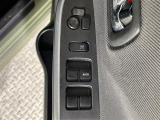 【パワーウインドウ】運転席のスイッチで、各席の窓ガラスの開閉ができます!あると便利ですよね!