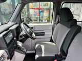 ゆったりとした運転席です★