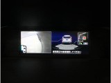 後退時には、リヤの4つのセンサーが障害物を検知し、必要に応じてブレーキが作動するよう設計されています。サイドビュー映像も表示され、周囲を確認しやすく、見えにくいガレージへの車庫入れも安心です。