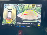 【パノラミックビューモニター】専用のカメラにより、上から見下ろしたような視点で360度クルマの周囲を確認することができます☆死角部分も確認しやすく、狭い場所での切り返しや駐車もスムーズに行えます。