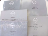 「取扱説明書」「保証書」揃ってます^^お車の操作方法や、トラブル回避方法が記載されているため、意外と役に立ちます。