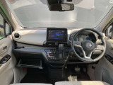 フロントガラスが大きいので、広い視界でとても運転しやすいお車です(*'&omega;'*)