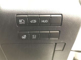 【オートマチックハイビーム】ハイビームとロービームを自動で変更し夜間の運転をサポートしてくれます。