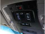 電動スライドドアのスイッチ付です。車内からもスイッチひとつで楽にドアの開閉が可能です。電動なので開閉時に力を使う必要がなく、半ドアになることもありません!