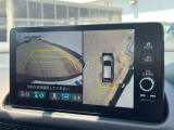 【マルチビューカメラシステム】専用のカメラにより、上から見下ろしたような視点で360度クルマの周囲を確認することができます☆死角部分も確認しやすく、狭い場所での切り返しや駐車もスムーズに行えます。