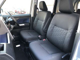 【運転席・助手席】です!実際お座りいただくのが分かりやすいと思いますので,ぜひお気軽にご来店ください♪状態もいいですよ☆
