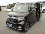 ★両側スライドドア★左側電動スライド!狭い駐車場や壁際などでの乗降りに便利です!操作はワイヤレスリモコン、室内のコントロールスイッチ、ドアハンドルで行えます!挟み込み防止機能付で安心!