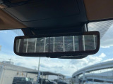 【デジタルインナーミラー】後席の大きな荷物や同乗者で後方が確認しづらい時でも安心!カメラが撮影した車両後方の映像をルームミラー内に表示。クリアな視界で状況の確認が可能です!