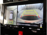 バックガイドモニターで、後方を確認しながら安心して駐車することができます。運転初心者も熟練者も必須の機能ですよ!