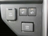 運転席と助手席には寒い時にうれしいシートヒーターが装備されてます。