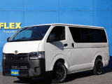 【新車】9型 ハイエース DX 2.8DT 2WD仕事も遊びも妥協しない!ブラックアウトカスタムを施した、新車9型ハイエースDXが福岡店に登場!