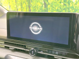 【メーカー純正12.3型ナビ】インテリアに溶け込むスタイリッシュな「専用設計」メーカーナビを装備♪視認性や操作性など基本性能にも優れ、より上質なカーライフをお楽しみいただけます。