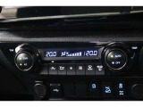 運転席と助手席、それぞれ温度調節ができ、オールシーズン快適なオートエアコンとなっております!