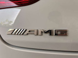 納車前整備は、メルセデスベンツ国際認定メカニックによる最新の検査ライン等の施設が充実した当社工場で入念に行います。メルセデス・ベンツの定める厳しい基準をクリアしたお車のみをご案内させて頂きます。