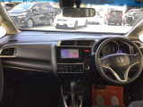 運転廻りの画像です!操作スイッチ類もキレイな状態です。専門スタッフが内外装を清掃・きめ細かい箇所までクリーニングしています。