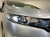 LEDヘッドライトで夜道も安心!