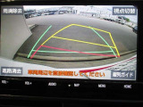 バックモニターで、後方を確認しながら安心して駐車することができます。運転初心者も熟練者も必須の機能です!