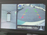 アラウンドビューモニターが駐車をアシスト☆4つの高解像度カメラで車の周囲を撮影。ミニバン、SUVなどの死角の駐停車も驚く程楽です!バックカメラは、車庫入れの時は勿論、後方の安全確認もできて安心です♪