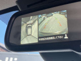 アラウンドビューの映像はナビの画面でなく、ミラーに表示されます。