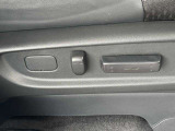 電動パワーシートはドライバーのシートポジションを細かく調整することが出来、運転時の疲労軽減にもつながります♪
