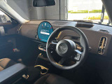 丸を基調とした個性的なインテリア。MINIならではの拘りポイントです!運転が楽しくなるインテリアです!