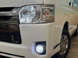 【LEDヘッドライト】悪天候や夜間走行時も良好な視界を確保し安心して運転できる高輝度LEDヘッドライトを装備!点灯速度が早く、消費電力も抑えられています。