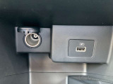 充電用のUSB端子が付いています。