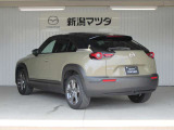 後方から接近する車を検知しドライバーへ注意を促す【ブラインドスポットモニタリング】が装備されています♪