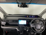 【前方視界】開放的な前方視界!運転がしやすく疲れにくいです♪窓が大きく、見通しがとっても良いおクルマですよ♪