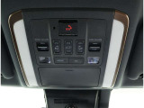 デュアルパワースライドドア&パワーバックドア装備!運転席周りのスイッチひとつで各ドアを自動で開閉でき楽々スムース♪スマートキーを携帯していれば、スイッチを押すだけで解錠&ドアオープンできます♪