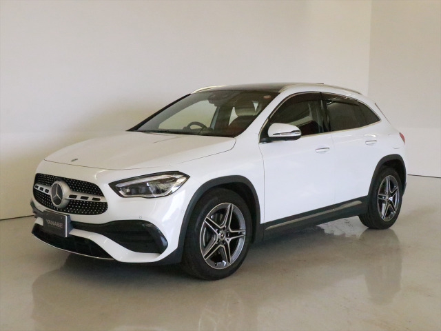 GLAクラスGLA200d 4マチック AMGラインパッケージ 4WD